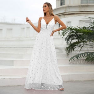 Robe femme avec bretelles dentelle col en V