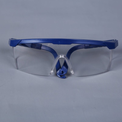 Lunettes de sécurité pour protection contre la poussière, les chocs et les éclaboussures