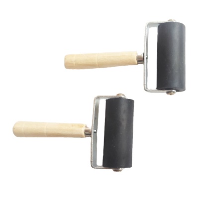 Rouleau à peindre à manche en bois 6cm
