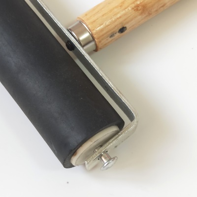 Rouleau en caoutchouc ronéotypé de 10 cm