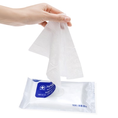 Lingettes nettoyantes antiseptiques à 75 % d'alcool
