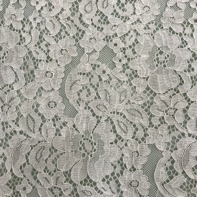 Tissu en dentelle Brodé