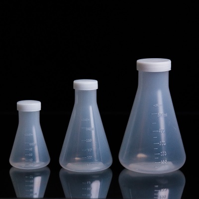 OKMEI Flacons triangulaires recouverts de plastique résistant aux acides et aux alcalis