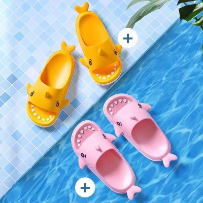 Babouches pour enfants petit requin antidérapant et résistant à l'abrasion