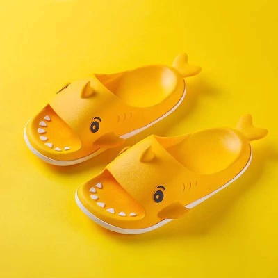 Babouches pour enfants petit requin antidérapant et résistant à l'abrasion