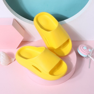 Babouches pour enfants en caoutchouc et plastique semelle souple