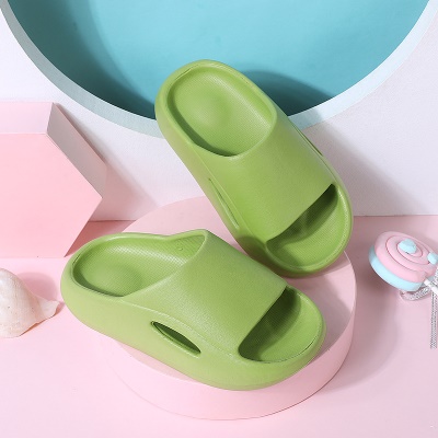 Babouches pour enfants en caoutchouc et plastique semelle souple