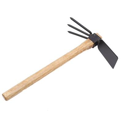 Houe à double usage avec manche en bois et grappin à trois dents