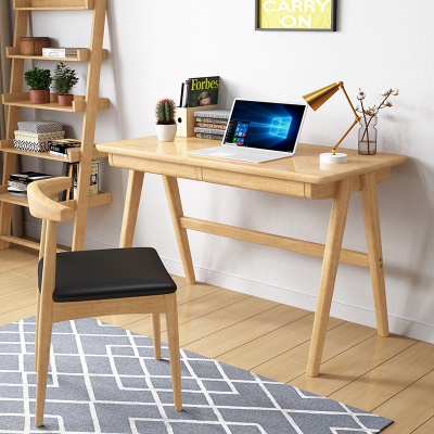 Table et chaise en bois massif