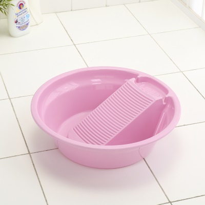Lave-linge en plastique avec planche à laver