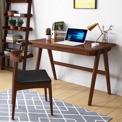 Table et chaise en bois massif