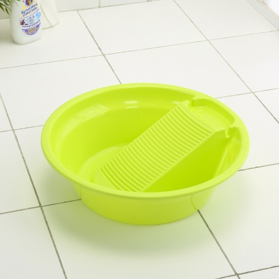 Lave-linge en plastique avec planche à laver