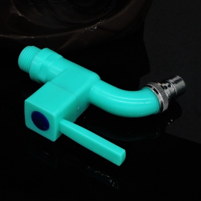 Robinet de machine à laver couleur émeraude