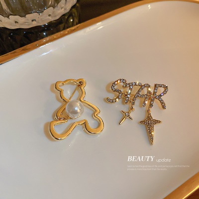 Broche en forme d' ourson incrustée de diamants épingle de costume