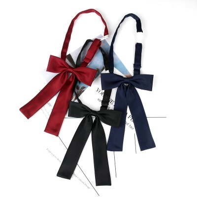 Noeud papillon en forme d'arc