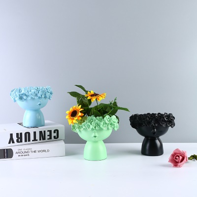 Vase artisanal en résine
