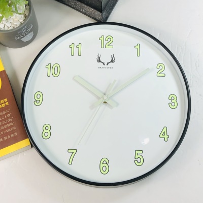 Horloge murale silencieuse de 30cm lumineuse version numérique