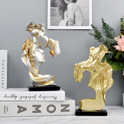 Objet d'art  en résine personnage