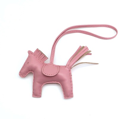 Pendentif poney fait main en cuir véritable