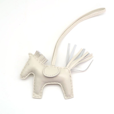 Pendentif poney fait main en cuir véritable