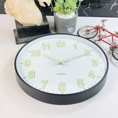 Horloge murale silencieuse de 30cm lumineuse version numérique