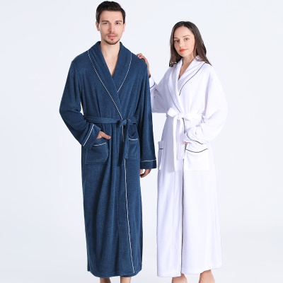 Robe de nuit blanche absorbante