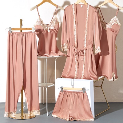 Set de cinq pièces pour pyjama en dentelle en soie