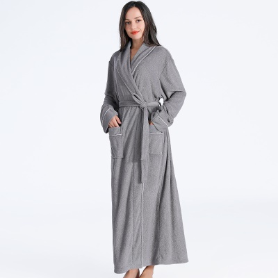 Robe de nuit blanche absorbante