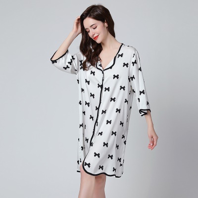 Robe de nuit épaisse en soie de mince