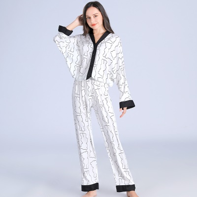 Pyjama en soie  pour femmes