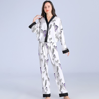 Pyjama en soie  pour femmes