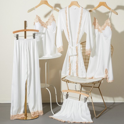 Set de cinq pièces pour pyjama en dentelle en soie