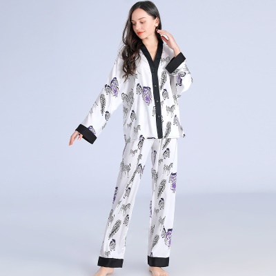 Pyjama en soie  pour femmes