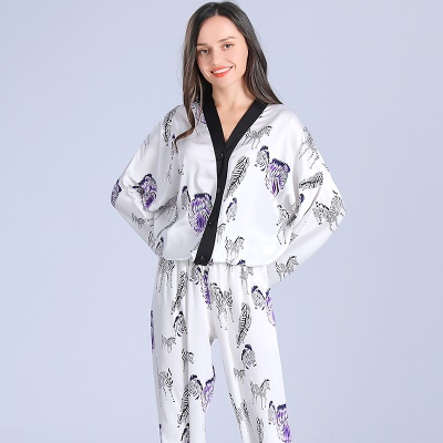 Pyjama en soie  pour femmes