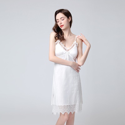 robe de nuit en soie bretelles coussin de poitrine