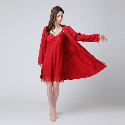 Robe de nuit en soie deux pièces avec coussin de poitrine