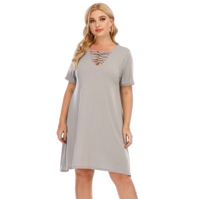 Robe en V profonde à manches courtes pour femmes de grande taille