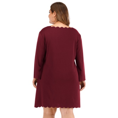 Robe à manches longues à bords ondulés