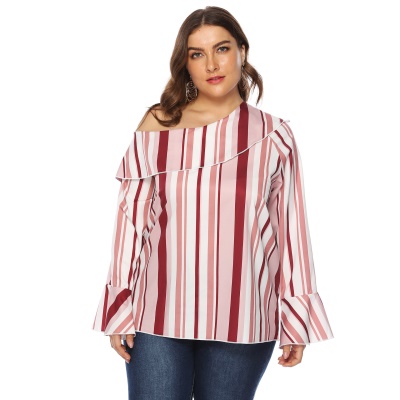 Top femme rayé col oblique manches cornes