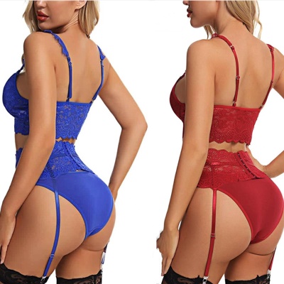 Lingerie érotique pour femmes 3 pièces dentelle 3 points avec des bas suspendus