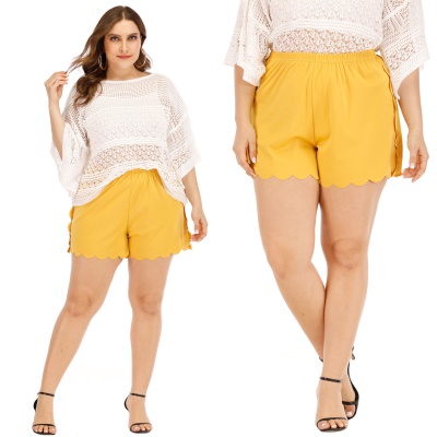 Shorts pour femmes avec bord ondulé Straight Goni Loose