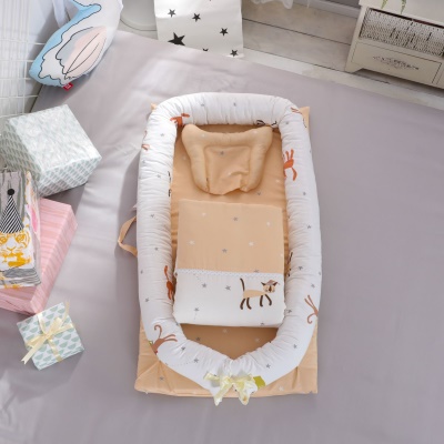 Lit bébé en coton satiné avec couette