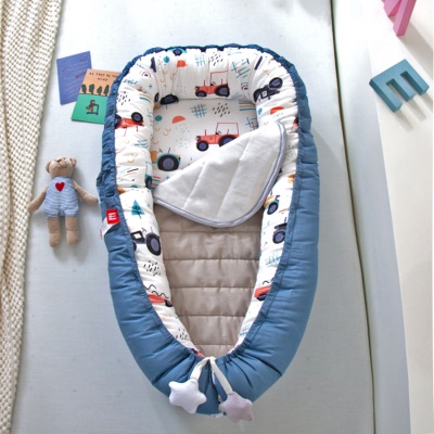 Berceau pliant portable avec coussin entièrement déchargeable