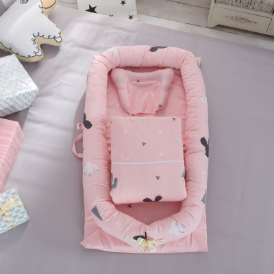 Lit bébé en coton satiné avec couette