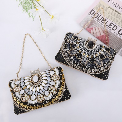 Kit de maquillage de charme de sac de dîner brodé perlé