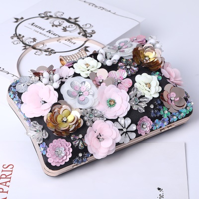 Sac de dîner fleuri sac de femme brodé de perles