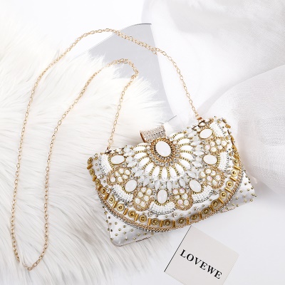 Kit de maquillage de charme de sac de dîner brodé perlé