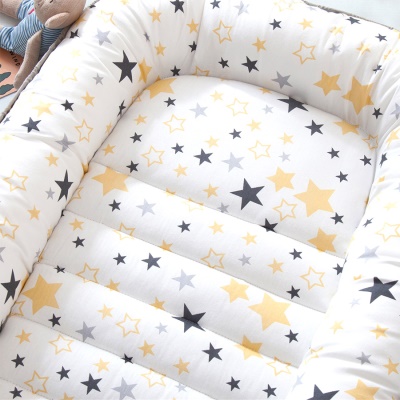 Berceau pliant portable avec coussin entièrement déchargeable