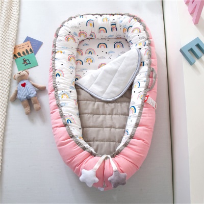 Berceau pliant portable avec coussin entièrement déchargeable