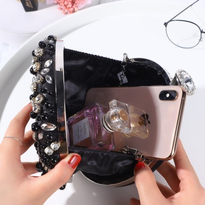 Sac de soirée pour femmes noir strass artificiel avec une seule chaîne